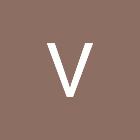 Profile Picture of Velida Kuzelj (@velidakuzelj59) on Poshmark