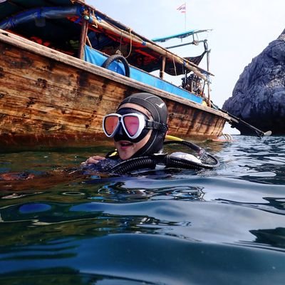 Profile Picture of HANBEE CHOI (@underthesea_bee) on Twitter