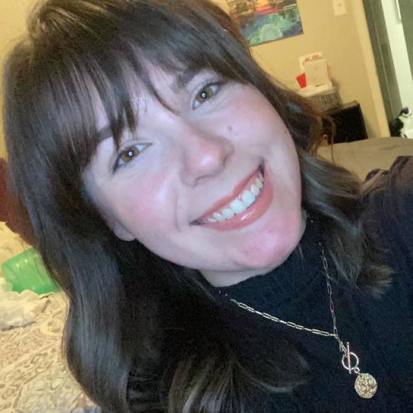 Profile Picture of Hailey Lamoree (@haileyluvsya101) on Poshmark