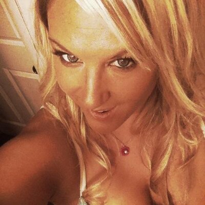 Profile Picture of Angie Sky Tuttle (@TuttleSky) on Twitter