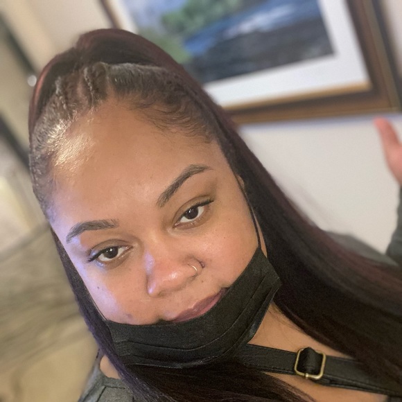 Profile Picture of Daniella Alvarez (@muffin0404) on Poshmark