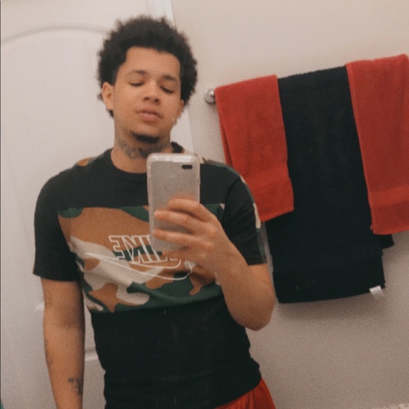 Profile Picture of Ruben Lima (@rubenmih508) on Poshmark