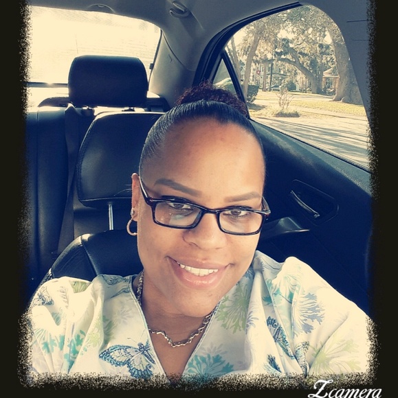 Profile Picture of Ebony Calhoun (@ebony_calhoun) on Poshmark