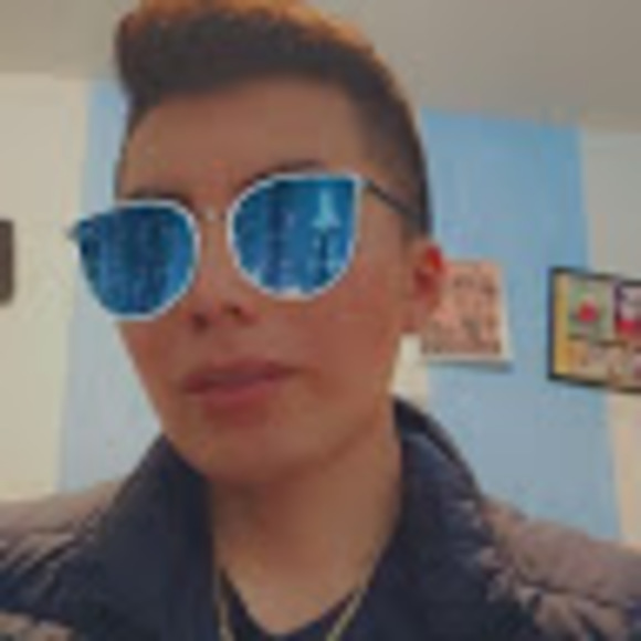 Profile Picture of Christian Yunganauala (@cyunganauala) on Poshmark