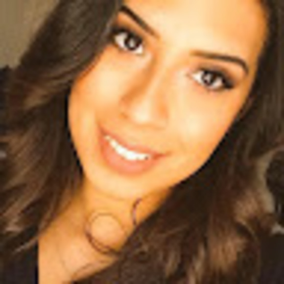 Profile Picture of Tiffany Quintero (@tiffanyquint821) on Poshmark