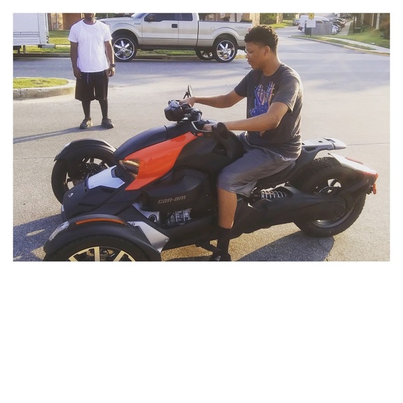 Profile Picture of Keith Batty (@lor_og) on Poshmark