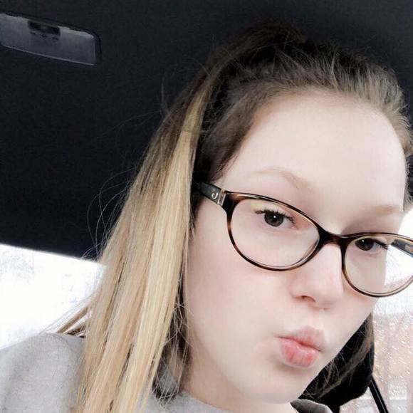 Profile Picture of Serina Groninger (@sgroninger) on Poshmark