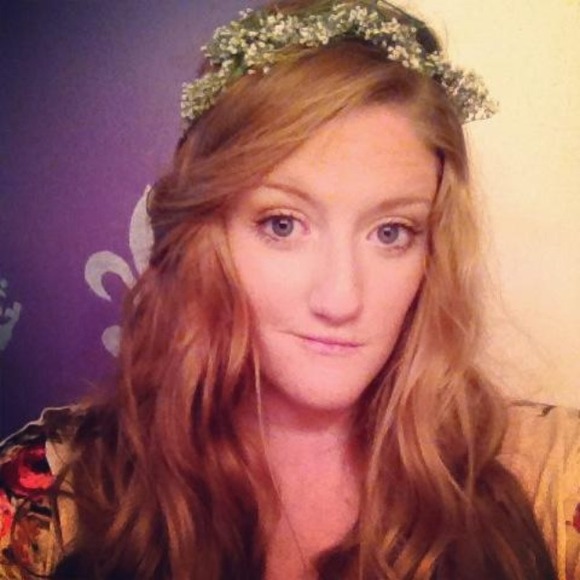 Profile Picture of Julia Fallon (@julfal42) on Poshmark