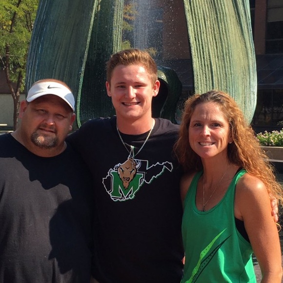 Profile Picture of Preston Eisnaugle (@prestoneis) on Poshmark