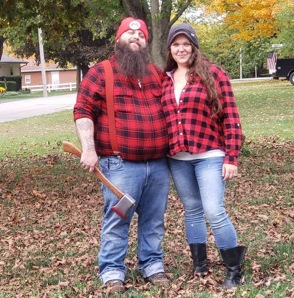 Profile Picture of Ashley Grahl (@ashgrahl) on Poshmark