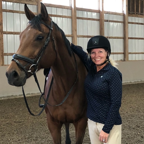 Profile Picture of Lisa Faulkner (@lcfaulkner) on Poshmark