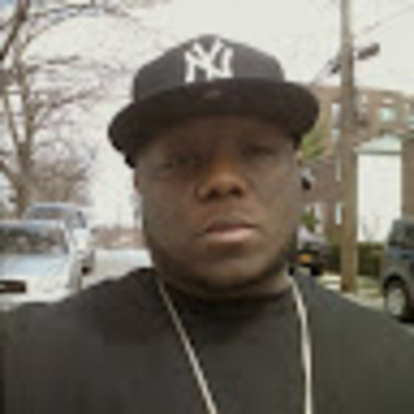 Profile Picture of Joseph Felton (@josephfelton508) on Poshmark