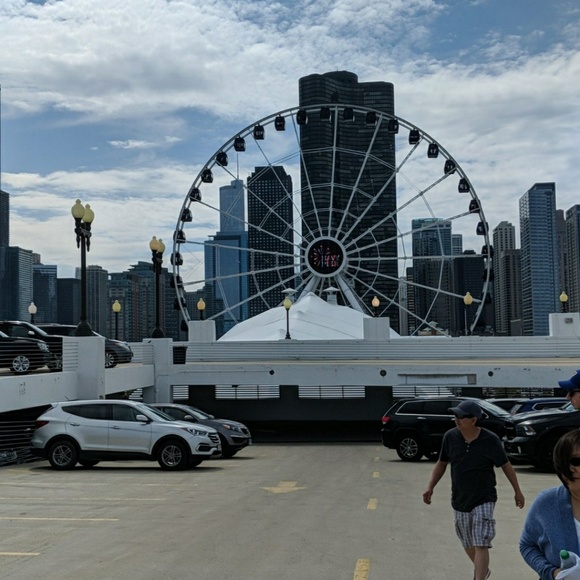 Profile Picture of Lauren Hickham (@laurenh052) on Poshmark