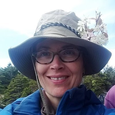 Profile Picture of Amanda E Bates (@AmandaEBates) on Twitter