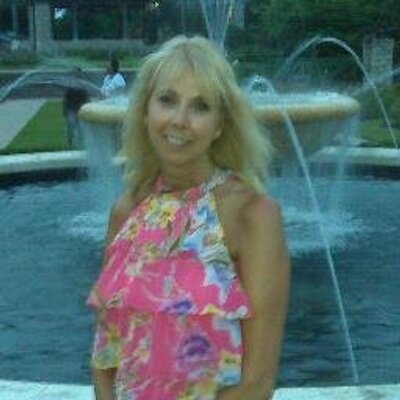 Profile Picture of LeAnn Hinkle (@leannhinkle) on Twitter