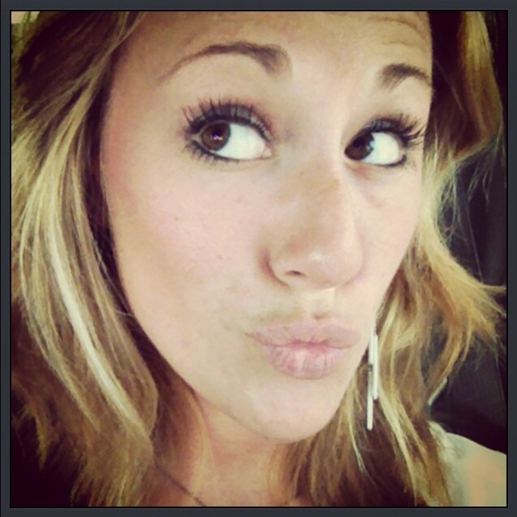 Profile Picture of Alex Comer (@just_al) on Poshmark