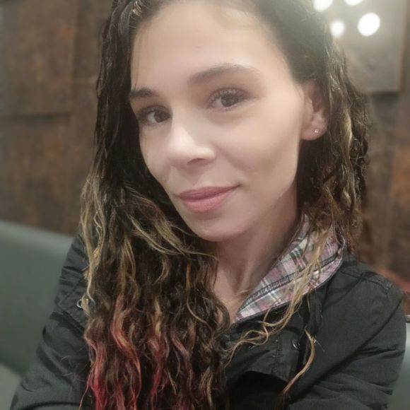 Sarah Turgeon - Poshmark Profile Picture of Sarah Turgeon (@iamtheflash1138) on Poshmark