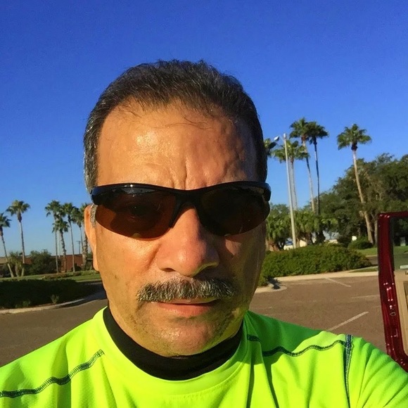 Profile Picture of Robert Alexandre (@78robfra) on Poshmark