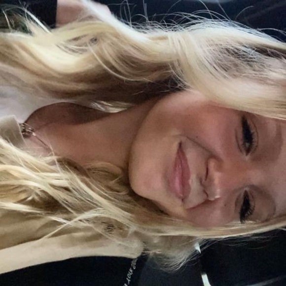 Profile Picture of Marlina Walkowiak (@skatelife500000) on Poshmark