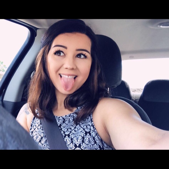 Profile Picture of Kayelyn Aggett (@kayelynaggett) on Poshmark