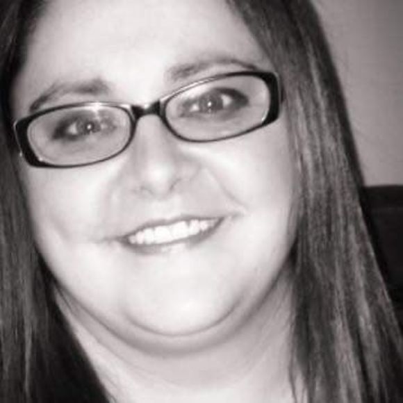 Profile Picture of Carless Veillon (@carlessveillon) on Poshmark