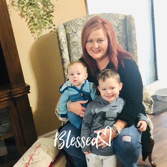 Profile Picture of Karen Boatfield (@kaybodiva) on Poshmark