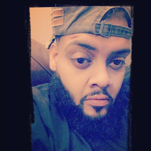 Profile Picture of Matthew Torres (@torresmatthew) on Poshmark