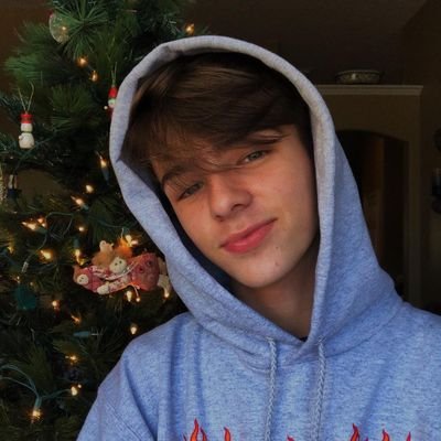 Profile Picture of Cole (@ColeNicholas24) on Twitter