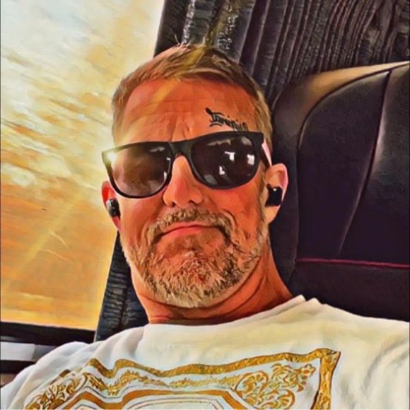 Profile Picture of Floyd Lucas (@floyd_l) on Poshmark