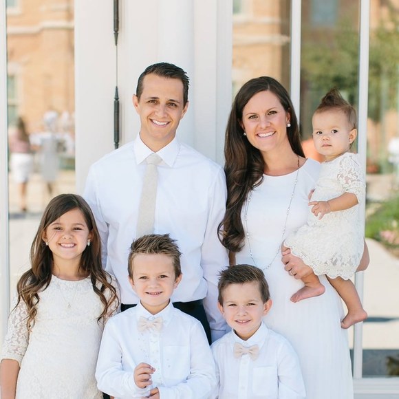 Profile Picture of Devin Burns (@bur06020) on Poshmark