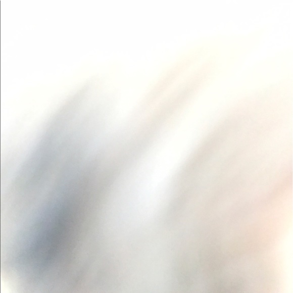 Profile Picture of Tania Silva (@silvatania) on Poshmark