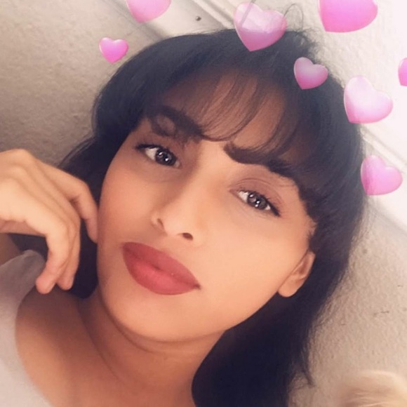 Profile Picture of Paula Coronel gutierrez (@coronel371) on Poshmark