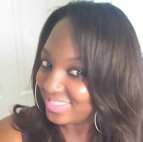 Profile Picture of Chalonda Hrobowski (@bowski30) on Poshmark