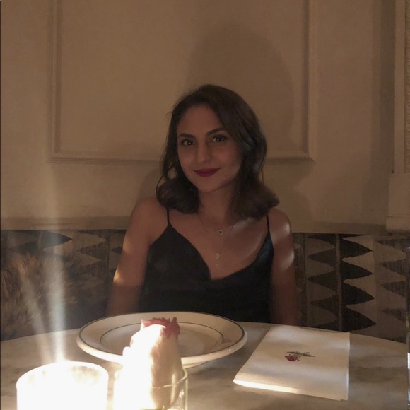 Profile Picture of Yara Abukhater (@yaraak1) on Poshmark