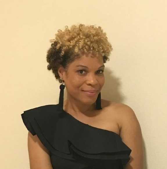 Profile Picture of Christine Dawkins (@christinedawkin) on Poshmark