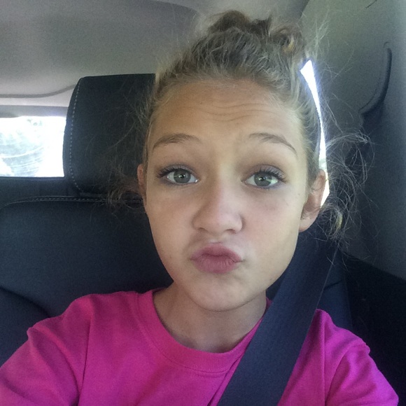 Profile Picture of Morgan Milner (@morgan16_14) on Poshmark