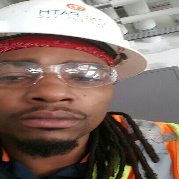 Profile Picture of Edward Moore (@mrjjmoore) on Poshmark