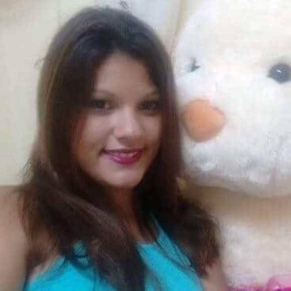 Profile Picture of Lourdita Losada (@lourdita92) on Poshmark