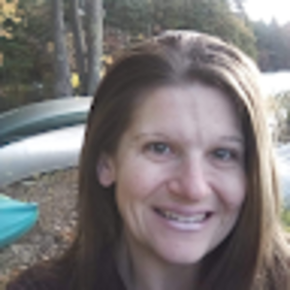Profile Picture of Liz Jacevicius (@lizjacevicius) on Poshmark