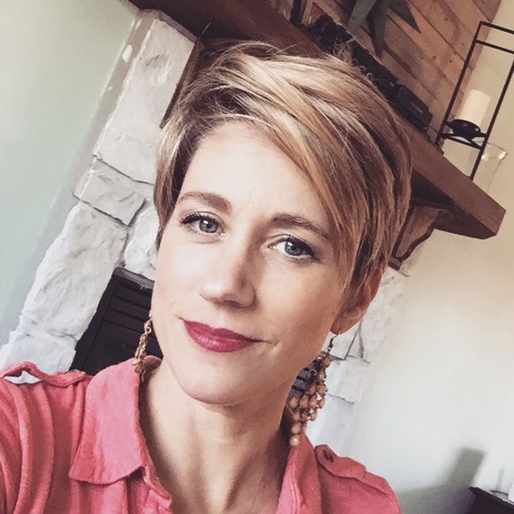 Profile Picture of Autumn Milleville (@mrsm0925) on Poshmark