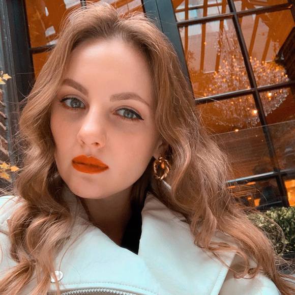 Profile Picture of Mihaela Scutelnic (@mihaelas) on Poshmark