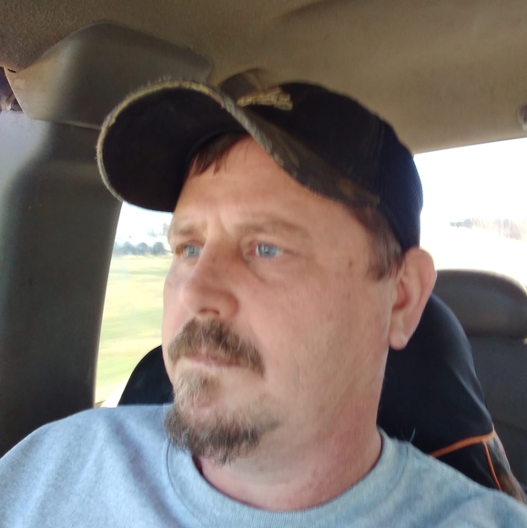 Profile Picture of Jacob Kuhn (@jacobkuhn985) on Poshmark