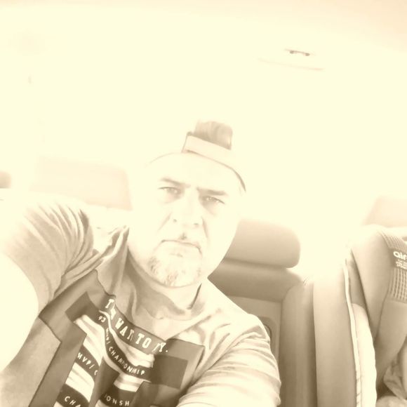 Profile Picture of Darrin Smith (@darrinsmith586) on Poshmark