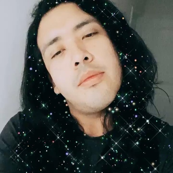 Profile Picture of Daniel May (@danielmaym) on Poshmark