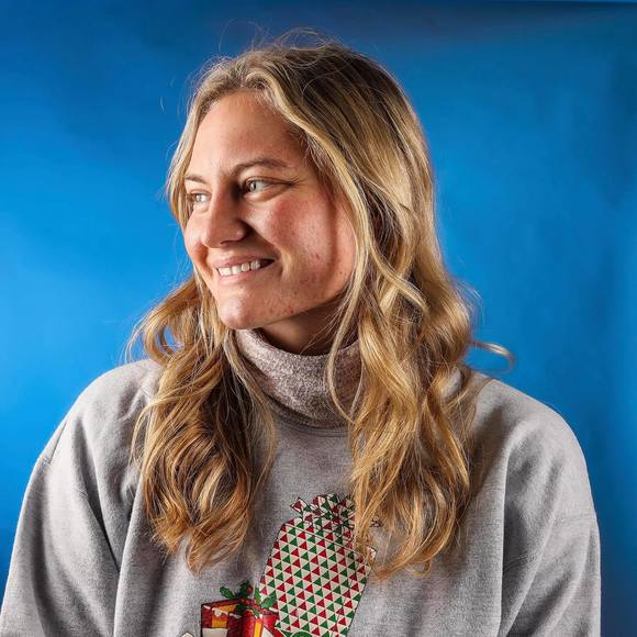 Profile Picture of Olivia Puttin (@oliegoalie) on Poshmark