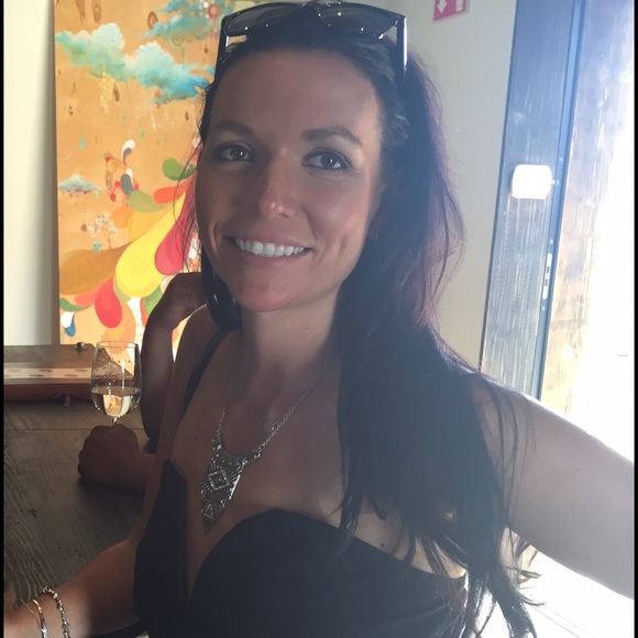 Profile Picture of Kaitlyn Schoger (@kateschoger) on Poshmark