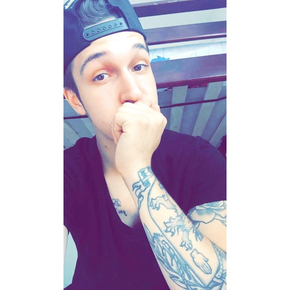 Profile Picture of Cody Fox (@codyyfox) on Poshmark