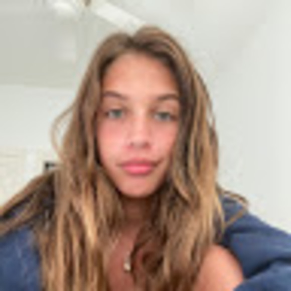 Profile Picture of Gaia Antonini (@gaiaxantonini) on Poshmark