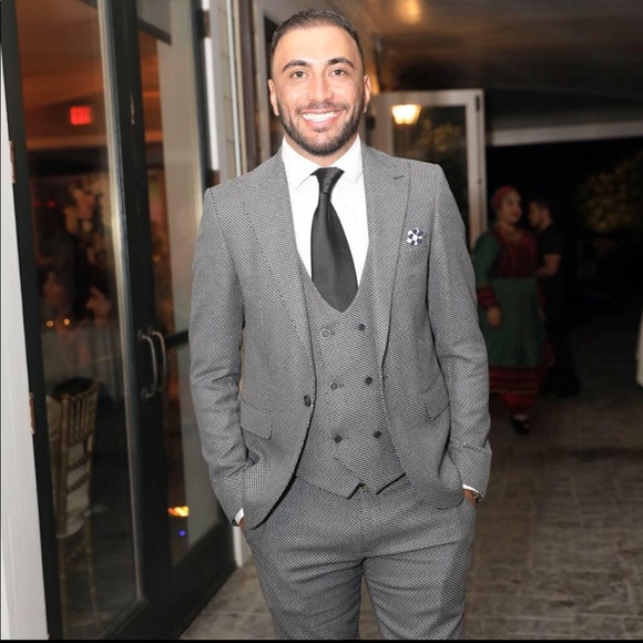 Profile Picture of Moe Eltahrawi (@moawiah) on Poshmark