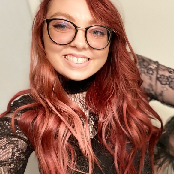 Profile Picture of Kaitlin Wolfe (@kaywolfe) on Poshmark